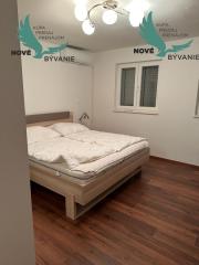 Dom 2x apartmán len 80m od mora s výhľadom na more v Chorvátsku na ostrove Vir