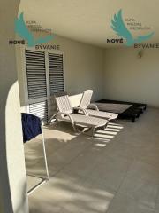 Dom 2x apartmán len 80m od mora s výhľadom na more v Chorvátsku na ostrove Vir