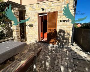 Chorvátsko - Na predaj apartmán so záhradou blízko mora