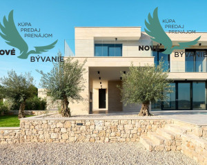 Moderná Vila s Panoramatickým Výhľadom na More – Váš Luxusný Únik k Jadranskému Pobrežiu!