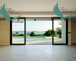 Moderná Vila s Panoramatickým Výhľadom na More – Váš Luxusný Únik k Jadranskému Pobrežiu!