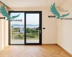 Moderná Vila s Panoramatickým Výhľadom na More – Váš Luxusný Únik k Jadranskému Pobrežiu!