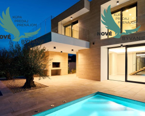 Moderná Vila s Panoramatickým Výhľadom na More – Váš Luxusný Únik k Jadranskému Pobrežiu!