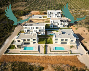 Moderná Vila s Panoramatickým Výhľadom na More – Váš Luxusný Únik k Jadranskému Pobrežiu!