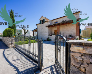 Exkluzívna kamenná vila s bazénom – Ideálna investícia do vášho oddychu!