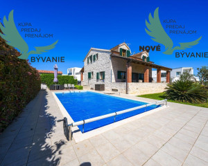 Exkluzívna kamenná vila s bazénom – Ideálna investícia do vášho oddychu!