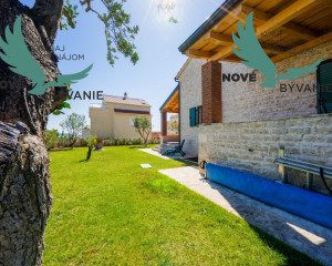 Exkluzívna kamenná vila s bazénom – Ideálna investícia do vášho oddychu!