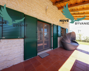 Exkluzívna kamenná vila s bazénom – Ideálna investícia do vášho oddychu!