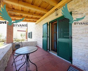 Exkluzívna kamenná vila s bazénom – Ideálna investícia do vášho oddychu!