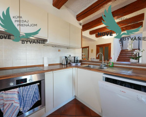 Exkluzívna kamenná vila s bazénom – Ideálna investícia do vášho oddychu!