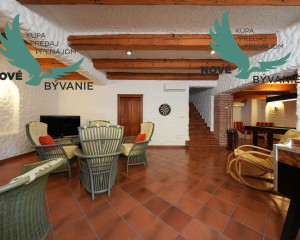 Exkluzívna kamenná vila s bazénom – Ideálna investícia do vášho oddychu!