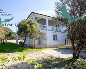 Na predaj dom len 130m od mora a pláže na ostrove Pag v Chorvátsku