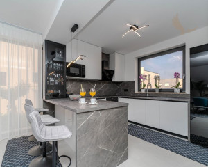 Luxusná vila s bazénom v Chorvátsku pri pieskovej pláži