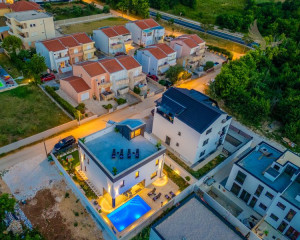 Luxusná vila s bazénom v Chorvátsku pri pieskovej pláži