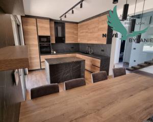 Chorvátsko - Luxusná novostavba vily s bazénom a nerušeným výhľadom na more blízko pieskovej pláže v Privlake