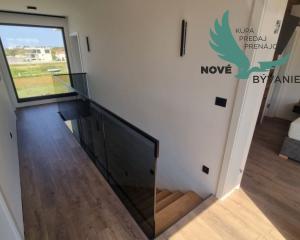 Chorvátsko - Luxusná novostavba vily s bazénom a nerušeným výhľadom na more blízko pieskovej pláže v Privlake