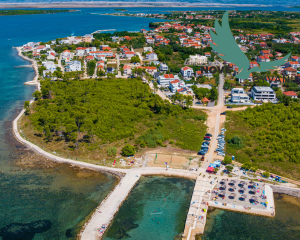 Privlaka: Luxusný Penthouse s Panoramatickým Výhľadom na More a Strešnou Terasou!