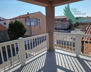 Na predaj priestranný  apartmán na ostrove Vir-Bobovik, Chorvátsko