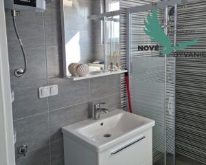 Na predaj priestranný  apartmán na ostrove Vir-Bobovik, Chorvátsko