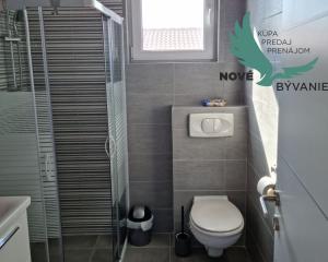 Na predaj priestranný  apartmán na ostrove Vir-Bobovik, Chorvátsko