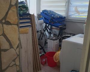 Chorvátsko - Domček v radovej zástavbe s pred záhradkou