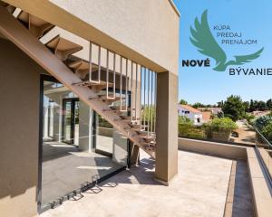 Na predaj novostavba apartmánu len 200m od mora so záhradou v Chorvátsku