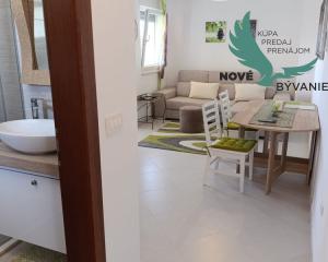 Priležitosť 2x krásny apartmán len 150m od mora s výhľadom na more v Chorvátsku