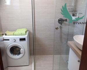 Priležitosť 2x krásny apartmán len 150m od mora s výhľadom na more v Chorvátsku