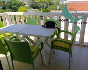 Priležitosť 2x krásny apartmán len 150m od mora s výhľadom na more v Chorvátsku