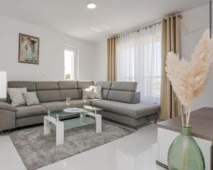Chorvátsko - Novostavba apartmánový dom s výhľadom na more len 250m od mora