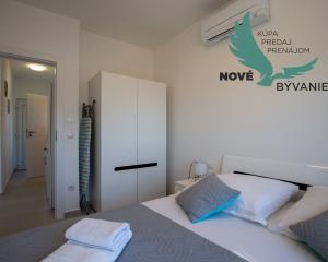 Na predaj: Priestranný 4 izbový apartmán na ostrove Vir v Chorvátsku