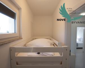 Na predaj: Priestranný 4 izbový apartmán na ostrove Vir v Chorvátsku