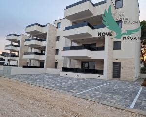 Novostavba apartmánu len 150m od mora s výhľadom na more na ostrove Vir - Jadro pláž