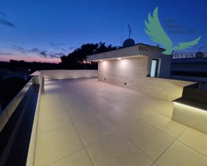 Novostavba apartmánu len 150m od mora s výhľadom na more na ostrove Vir - Jadro pláž