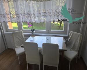 PRENÁJOM - 2 izbový byt na Západe, zariadený a po rekonštrukcii.