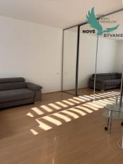 ZNIŽENÁ CENA - 2 - izbový byt po rekonštrukcii s novým balkónom Valaská