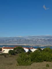 CHORVÁTSKO - EXKLUZÍVNE NA PREDAJ 4-IZBOVÝ APARTMÁN S VÝHĽADOM NA MORE, OSTROV VIR