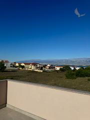 CHORVÁTSKO - EXKLUZÍVNE NA PREDAJ 4-IZBOVÝ APARTMÁN S VÝHĽADOM NA MORE, OSTROV VIR