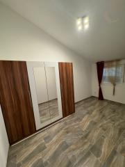 CHORVÁTSKO - EXKLUZÍVNE NA PREDAJ 4-IZBOVÝ APARTMÁN S VÝHĽADOM NA MORE, OSTROV VIR