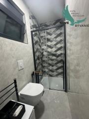 EXKLUZÍVNA NOVOSTAVBA S BAZÉNOM - OSTROV VIR, CHORVÁTSKO