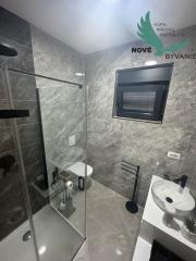 EXKLUZÍVNA NOVOSTAVBA S BAZÉNOM - OSTROV VIR, CHORVÁTSKO