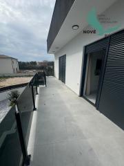 EXKLUZÍVNA NOVOSTAVBA S BAZÉNOM - OSTROV VIR, CHORVÁTSKO