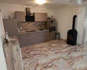 Chorvátsko -ostrov Vir - Na predaj útulný kompletne zariadený apartmán