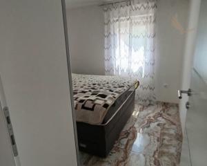 Chorvátsko -ostrov Vir - Na predaj útulný kompletne zariadený apartmán