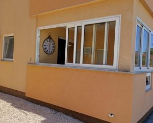 Chorvátsko -ostrov Vir - Na predaj útulný kompletne zariadený apartmán