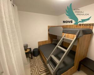 CHORVÁTSKO, PRIVLAKA - MODERNÝ APARTMÁN S VÝHĽADOM NA MORE LEN 150 M OD PLÁŽE