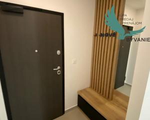 CHORVÁTSKO, PRIVLAKA - MODERNÝ APARTMÁN S VÝHĽADOM NA MORE LEN 150 M OD PLÁŽE