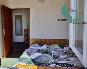 Chorvátsko- Dom s výhľadom na more blízko pláže na ostrove Vir