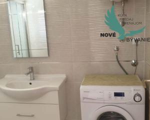 Chorvátsko, ostrov Vir - Na predaj útulný trojizbový apartmán len 30m od mora!