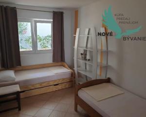 Chorvátsko, ostrov Vir - Na predaj útulný trojizbový apartmán len 30m od mora!